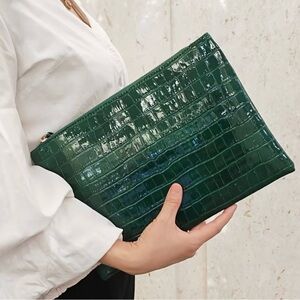 Elegant Green Crocodile-Embossed Clutch no brand